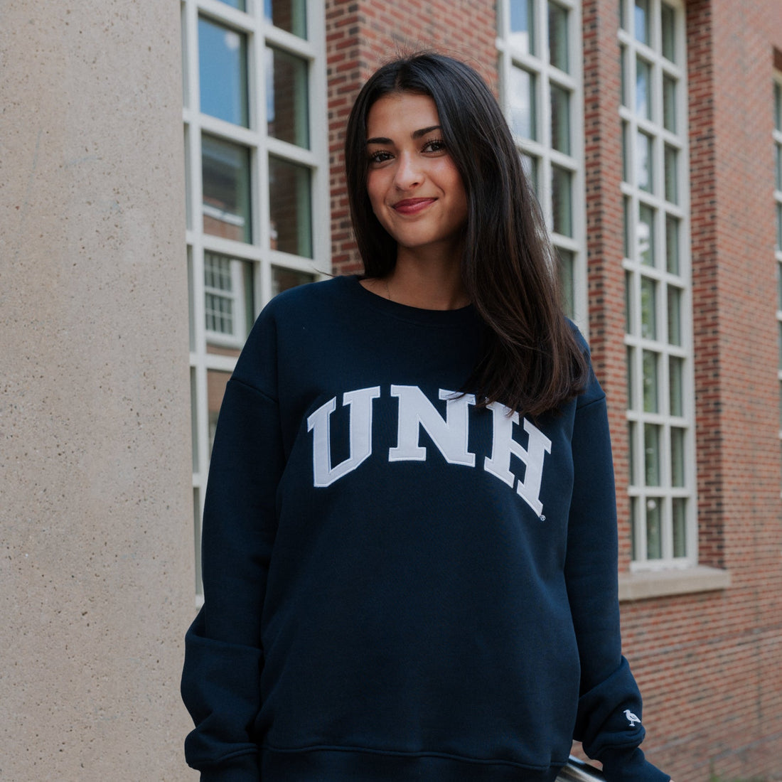 UNH Embroidered Crewneck – Navy
