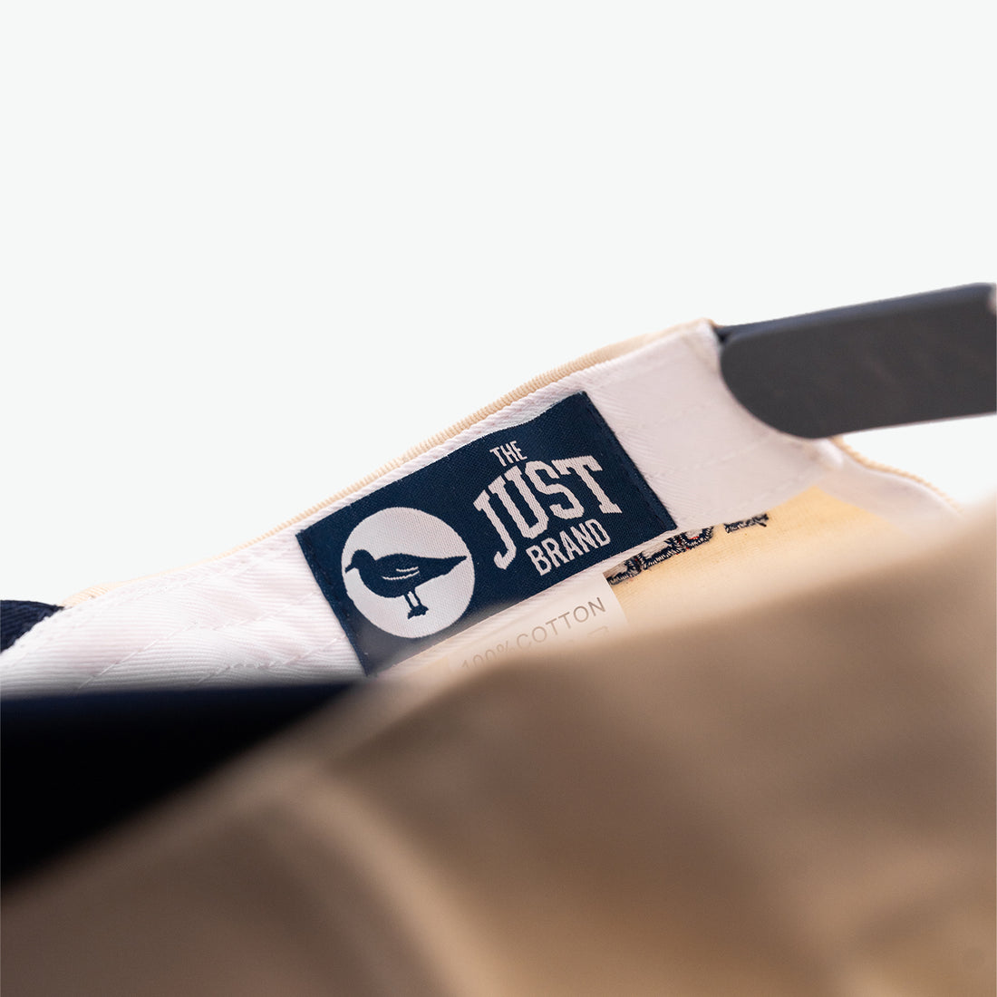 UNH Vintage Wildcat Structured Hat - Cream/Navy
